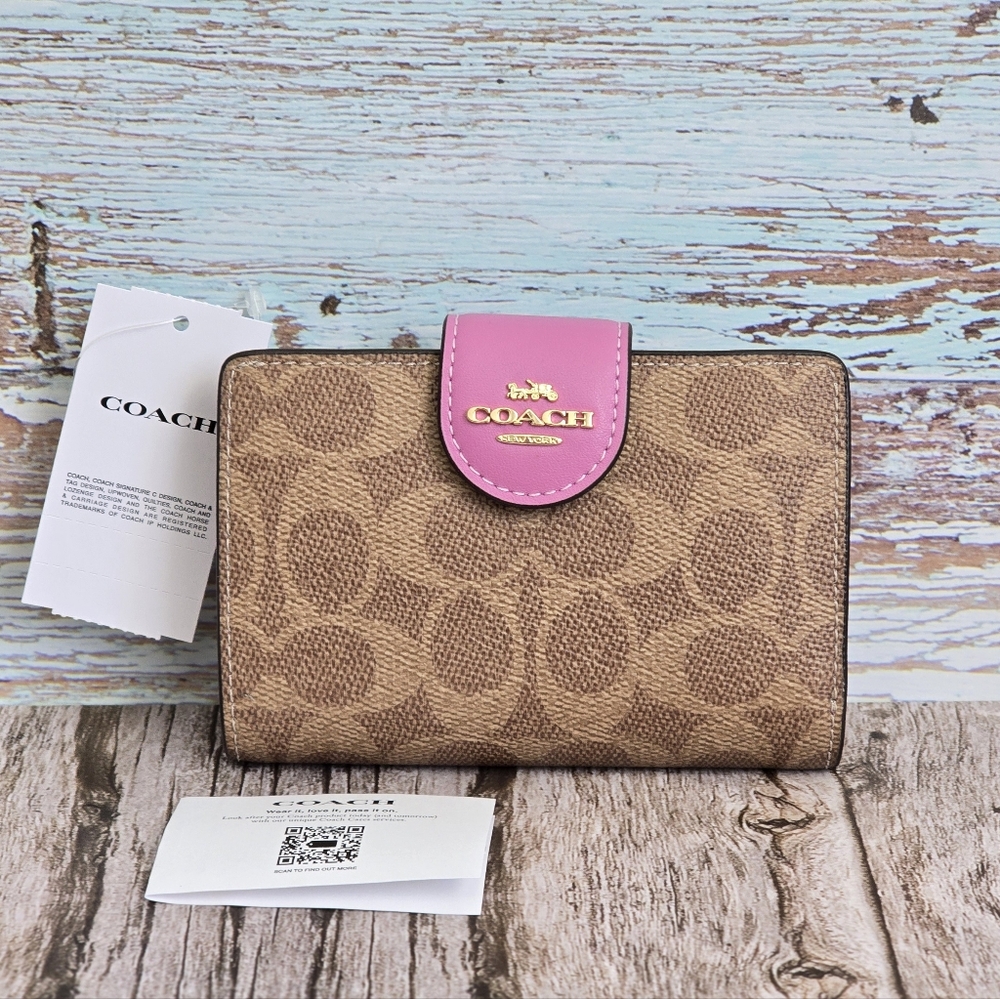 *NWT* COACH Pink & Tan Medium Corner Zip Wallet In Signature Canvas